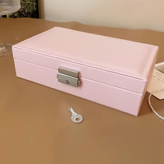 Boite à bijoux à fermeture à clé