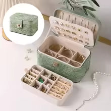 Boite à bijoux avec plateau amovible