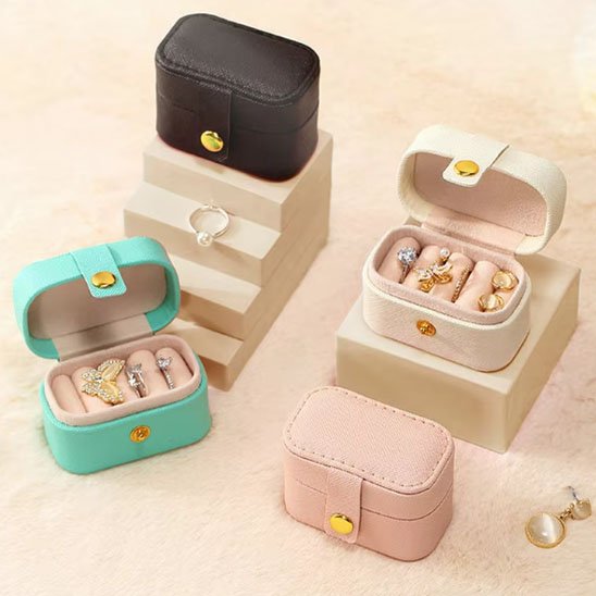 Boite à bijoux disponible en plusieurs couleurs