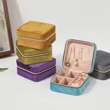 Boite à bijoux format compacte et élégante